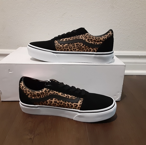 Vans - Picture 2 of 4